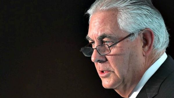 نفى تيلرسون مجددا أي تقارير تحدثت عن خروج وشيك من الإدارة وإقالته من منصبه 