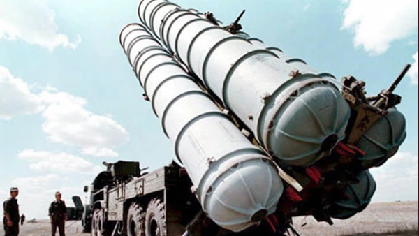 Russian S-300 missiles, similar to the ones being used on Syrian targets. (AFP/Vladimir Mashatin)