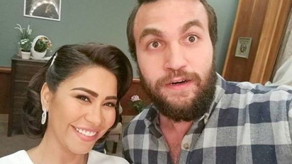 شيرين عبدالوهاب تحقق أمنية معجب وتدعوه لمنزلها!