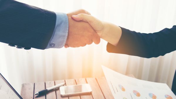 Alizz Islamic Bank offers Shari’ah-compliant banking solutions using Islamic contracts. (Shutterstock)