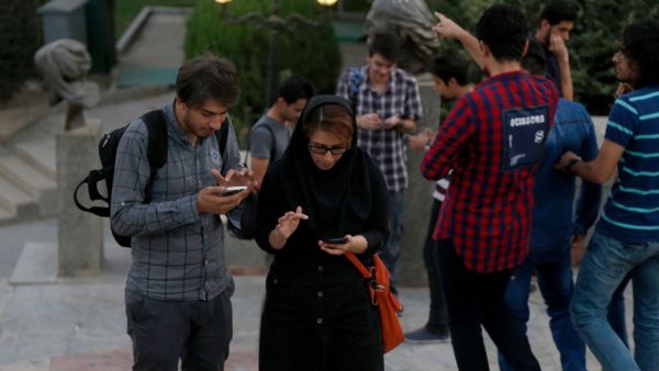 ثالث أكبر شركة لخدمات النقل البحري،  قررت "إنهاء خدماتنا لإيران".