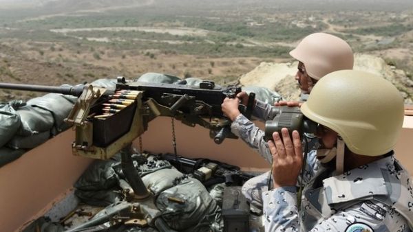 Saudi border guards look out across the Yemen border in April 2015. (AFP/File)