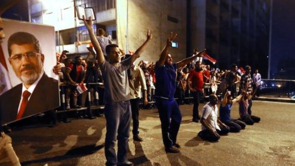 Supporters of the Muslim Brotherhood and Egypt's ousted President Mohamed Morsi block the Six October bridge on July 16, 2013 in the center of Cairo. (Source: AFP/MARWAN NAAMANI)