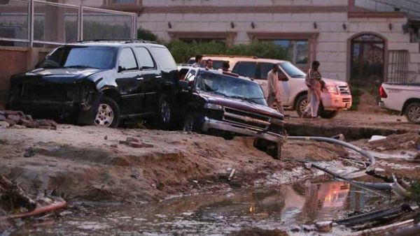 البحرين تهيب بمواطنيها عدم الخروج من منازلهم، إلا في حالة الضرورة القصوى