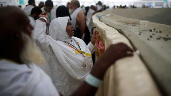 نحو مليونين و300 ألف حاج، يواصلون رمي الجمرات في ثاني “أيام التشريق” 