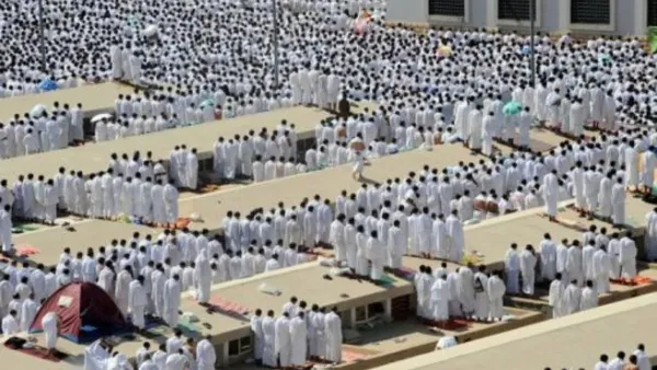 36 حاجا تم إسعافهم بعد تدافعهم عند محطة قطار عرفة