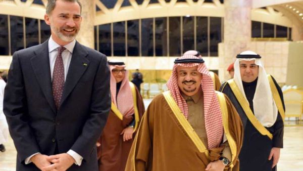 الملك الاسباني وصل إلى العاصمة السعودية مساء السبت