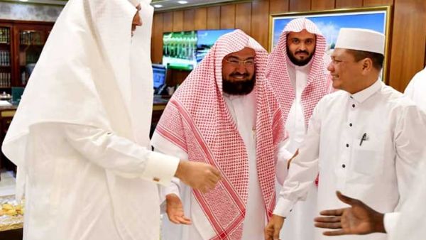 عبد الرحمن السديس إمام وخطيب الحرم المكي