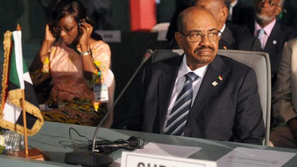 NIGERIA, Abuja : Sudan's President Omar al-Bashir takes part in the African Union Summit on health (AFP PHOTO / PIUS UTOMI EKPEI)