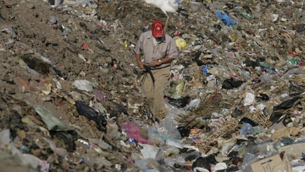 يتوقع أن تبلغ نسبة المواد المعالجة والمعاد تدويرها حوالي «95 %» من المخلفات المنزلية الصلبة، من خلال فصل المواد ومعالجة المخلفات للحصول على المواد الخام الضرورية للصناعات المحلية بالإضافة إلى تحويل المخلفات إلى طاقة كهربائية Waste To Energy
