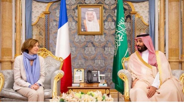 French Minister of the Armed Forces Florence Barley (L) and Saudi Crown Prince Mohammad bin Salman. (AN)