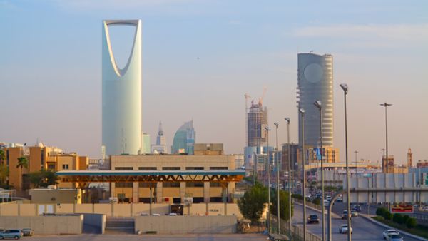 Although a lower deficit in 2016 is encouraging, Saudi Arabia faces a tough task to balance its budget by 2020. (File photo)