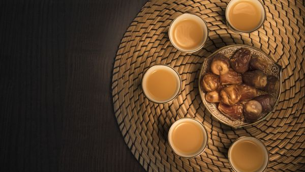 The prince has made this arrangement since the interval between Qiyamul Layl and Fajr prayers is too short for pilgrims to go out for their suhoor meals. (shutterstock)