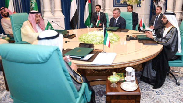 Saudi King Salman and Jordan's King Abdullah (r) attend Mecca Summit, June 11, 2018. (AFP/ Photo Yousef Allan)