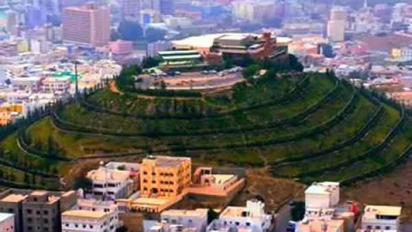 Abha has a diverse environment, with forests in the parks Soudah, Dulghan, Al-Hubala, and towering highlands in addition to the eastern plains and western coasts. (YouTube)