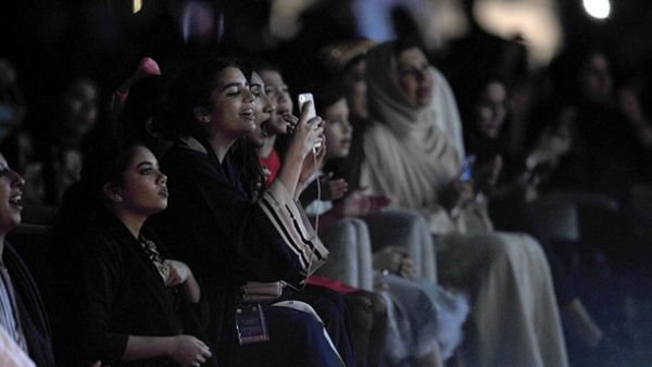 Saudi women attend a concert by Egyptian pop sensation Tamer Hosny in the western city of Jeddah (AFP/ Photo)