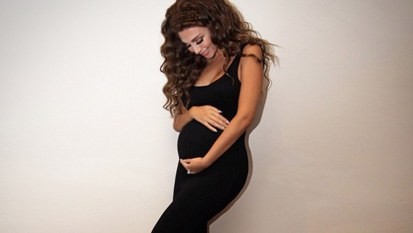 Superstar Myriam Fares is expecting her first child with hubby Dany Mitri. (Instagram)