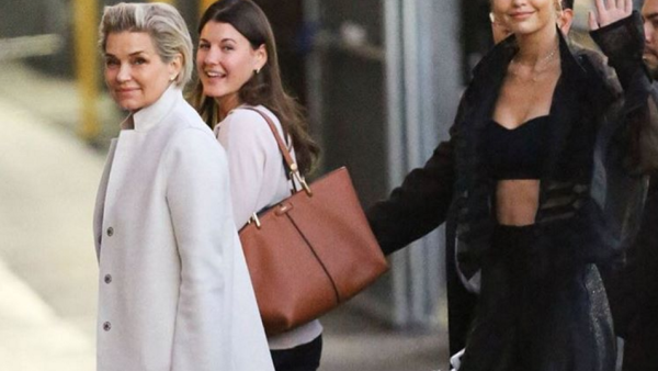 Gigi and her mama before going to the Jimmy Kimmel Show. (Instagram)