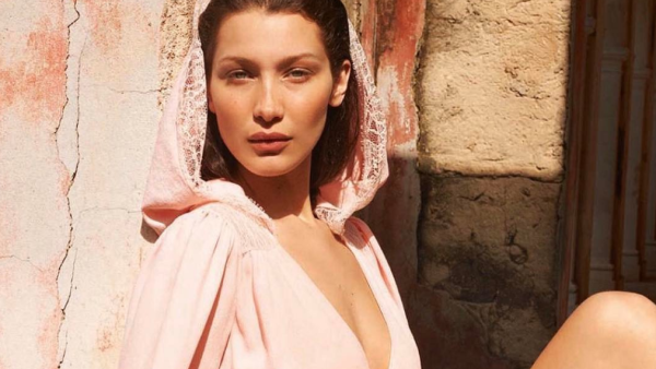 The model is headed to the UAE for the Dior makeup show. (Instagram)