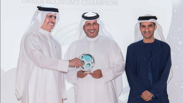 Empower CEO Ahmad Bin Shafar was recognized at the function with a plaque of appreciation for the company’s continuous support and contribution to the initiative as one of the sponsors of the report to promote sustainability. Empower CEO Ahmad Bin Shafar was recognized at the function with a plaque of appreciation for the company’s continuous support and contribution to the initiative as one of the sponsors of the report to promote sustainability.
