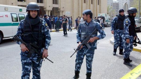 Security forces outside the mosque in Kuwait City that was targeted by a suicide bomber on Friday, June 26th (AFP/file)