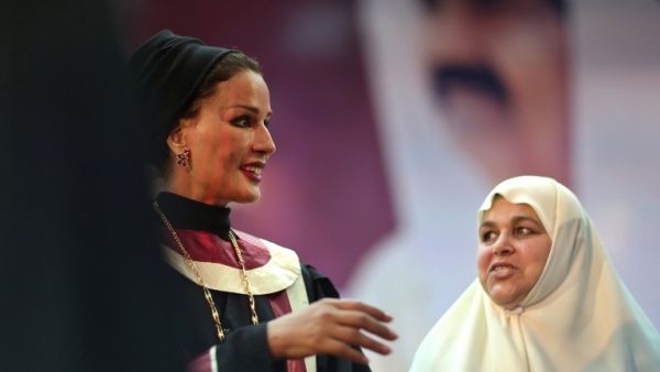 الشيخة موزا. (ا ف ب) الشيخة موزا. (ا ف ب)