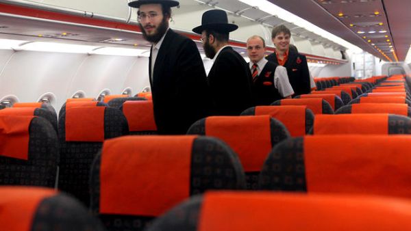 Easy Jet first started opened its flight service to Israel from London in 2009. 2 years later it descends on neighbor Jordan.