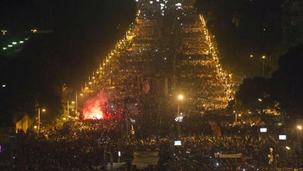 Hundreds of thousands of protesters marching in Cairo. The death toll in Egypt has now hit 14 with hundreds of others wounded, according to the Ministry of Health. (AFP Photo)