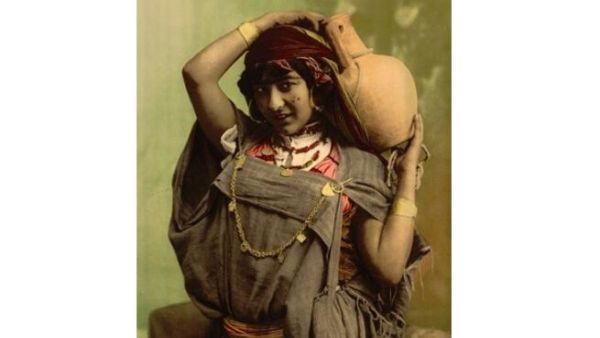 Hollywood movies have been made on Wedding Singers, but the traditional woman singer has been around long before it became a modern occupation together with wedding planning, crashing etc.