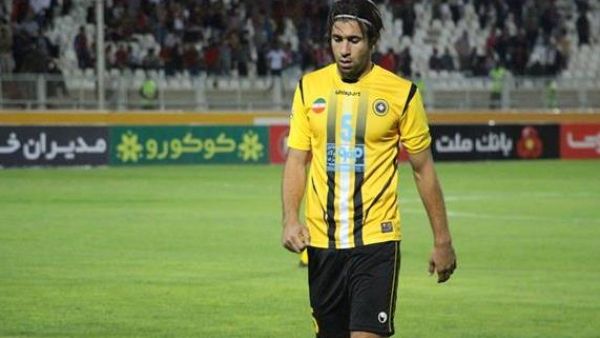 Retired Iranian football player Hadi Aghili