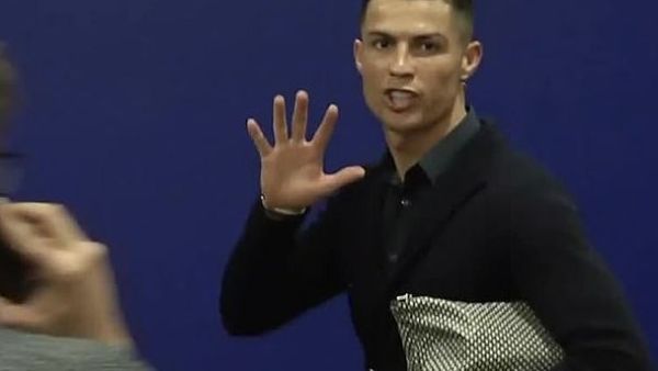 رونالدو يرد على الهتافات التي وجهتها له جماهير أتلتيكو مدريد