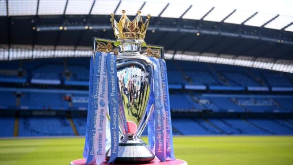 ويحصل اللاعبون الذين لا يحملون جوازات من دول الاتحاد الأوروبي حالياً على إجازة عمل استناداً إلى عوامل عدة، منها عدد المباريات الدولية وبدل الانتقال والأجر المقترح.
