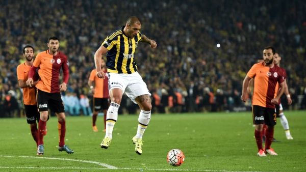 The Galatasaray v Fenerbahce derby has been cancelled due to planned terror attack 
