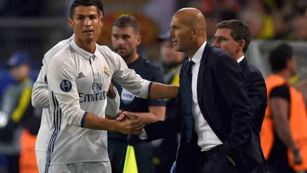 كتب زيدان ورونالدو تاريخ ريال مدريد