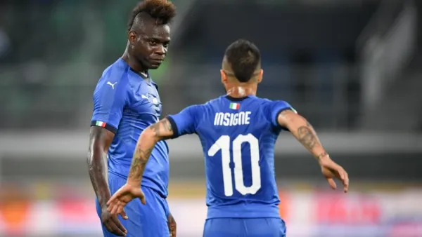  Mario Balotelli scored his first Italy goal in almost four years as Robert Mancini's Azzurri side claimed a 2-1 win over Saudi Arabia. 