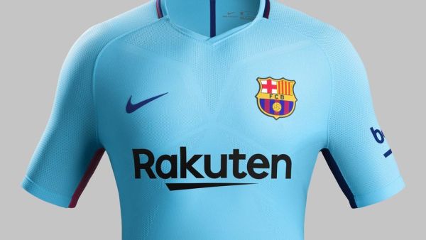 قميص برشلونة الاحتياطي