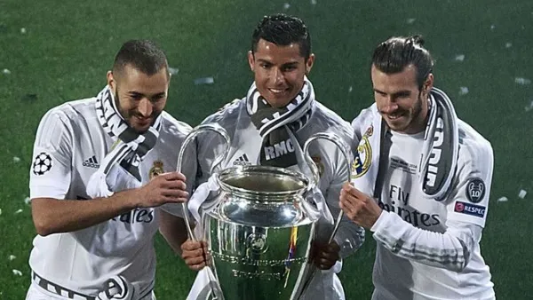 ثلاثي ريال مدريد بايل (يمين) ورونالدو (وسط) وبنزيمة 