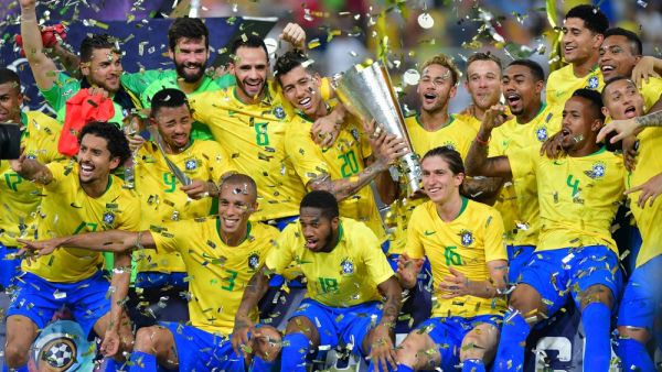 تتويج منتخب البرازيل باللقب
