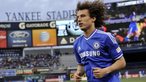 Bracelona planning 30 million pound swoop for David Luiz