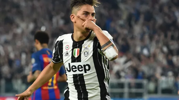 ديبالا يحتفل بهدفه الأول في شباك برشلونة