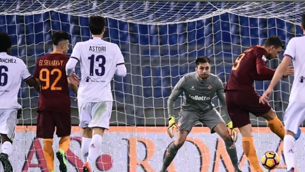 روما يسحق فيورنتينا برباعية مع الرأفة، ويستعيد الوصافة
