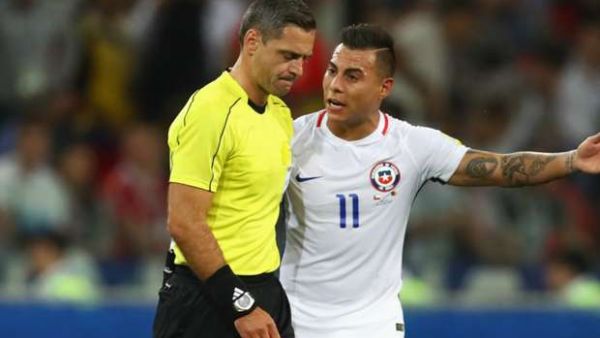 فارغاس يعترض على قرار الحكم سكومينا الذي اعتمد على إعادة الفيديو