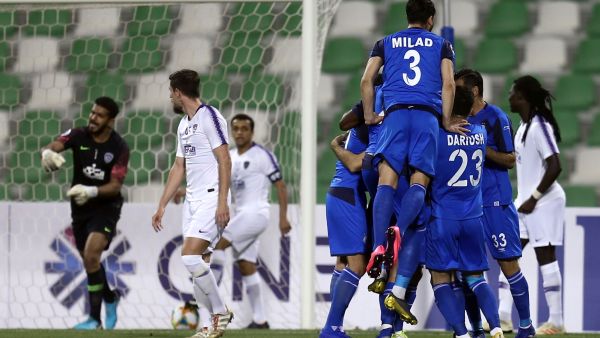 الهلال يسقط أمام استقلال طهران