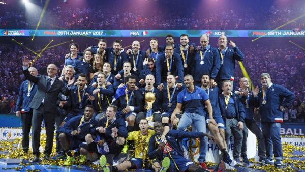 فرنسا تظفر باللقب