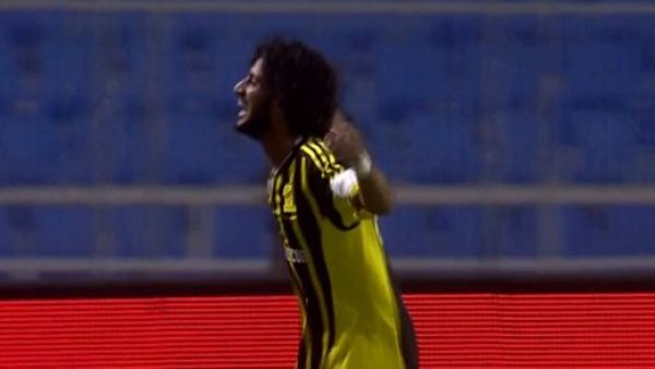 الغامدي يحتفل بهدفه