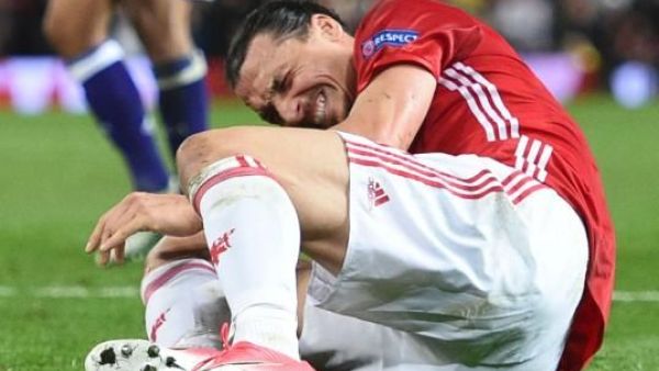 إبراهيموفيتش يشكو من الإصابة