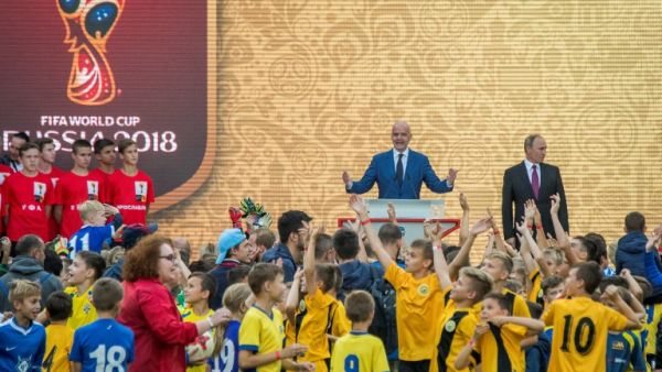Russian President Vladimir Putin and FIFA President Gianni Infantino (L) attend the ceremony for the opening of the FIFA World Cup Trophy tour at Luzhniki stadium in Moscow on September 9, 2017.
Mladen ANTONOV / AFP