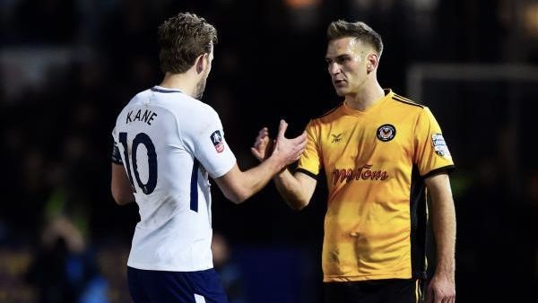 توتنهام يفشل في تخطي عقبة نيوبورت