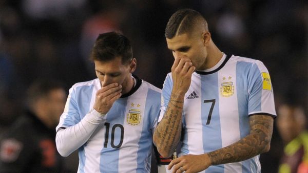 إيكاردي وليونيل ميسي الغائب عن المنتخب مؤخراً في صورة أرشيفية