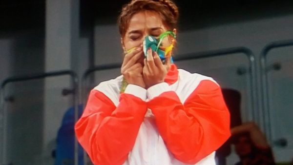 مروى عامري على منصة التتويج